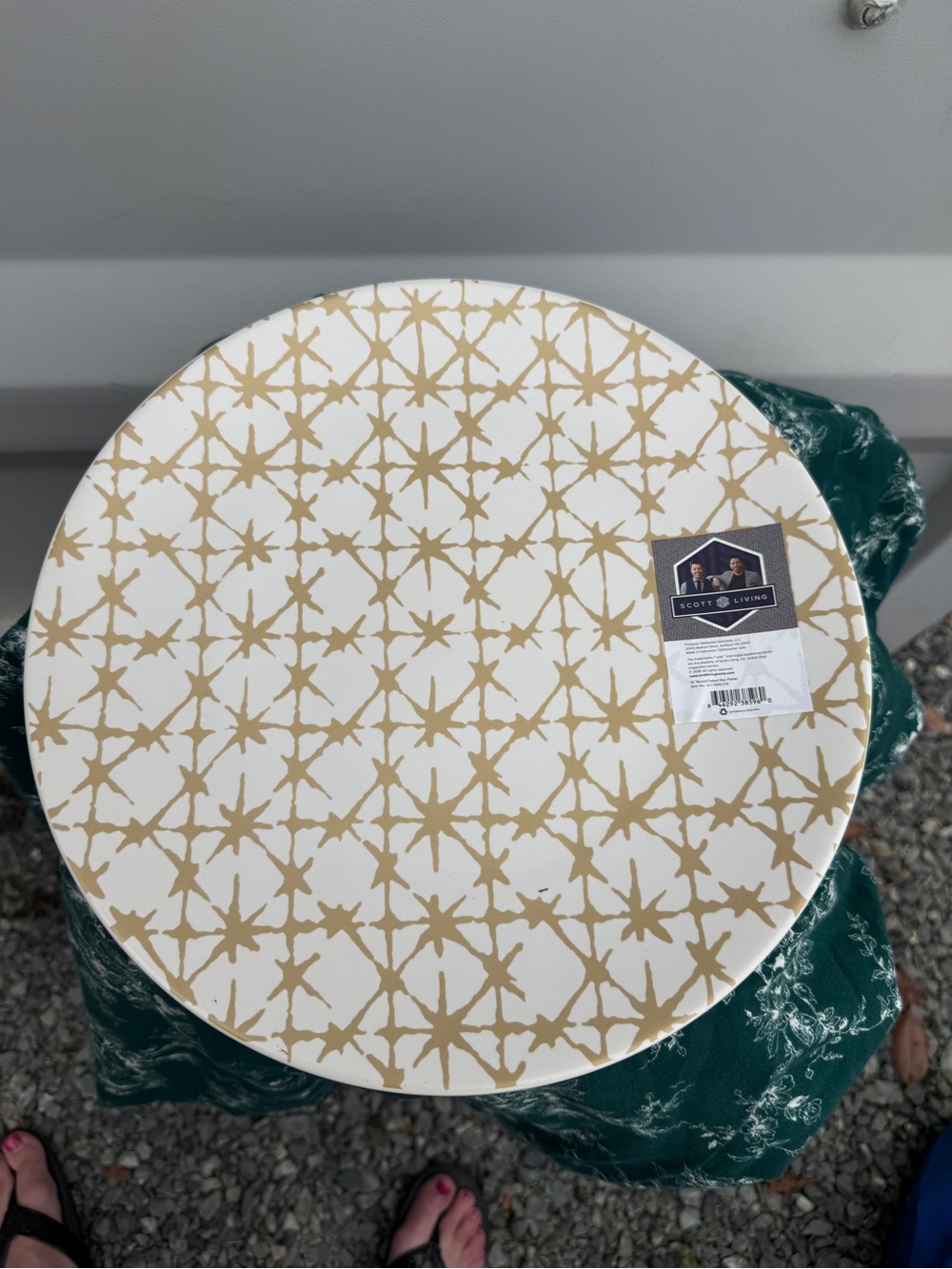 2019 Scott Living 12” Round Faded Star  Decorative Round Platter with Gold - Picture 2 of 8